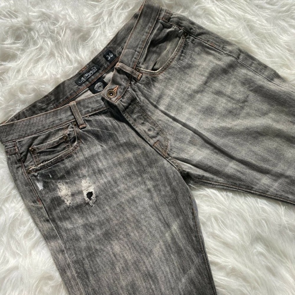 Ed Hardy Gray Button Fly Jeans Men's 36x32
Distressed Embroidered Pockets